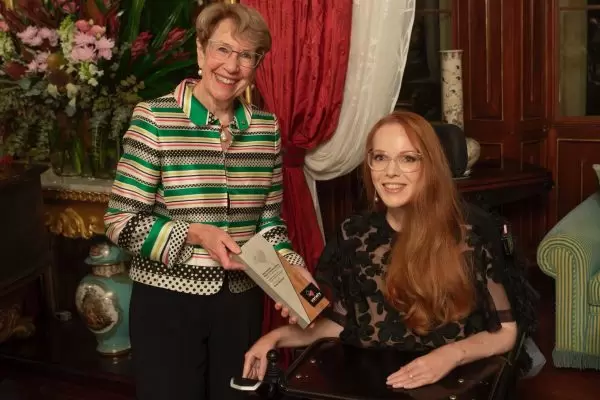 Sue Mapp with Variety Receipient